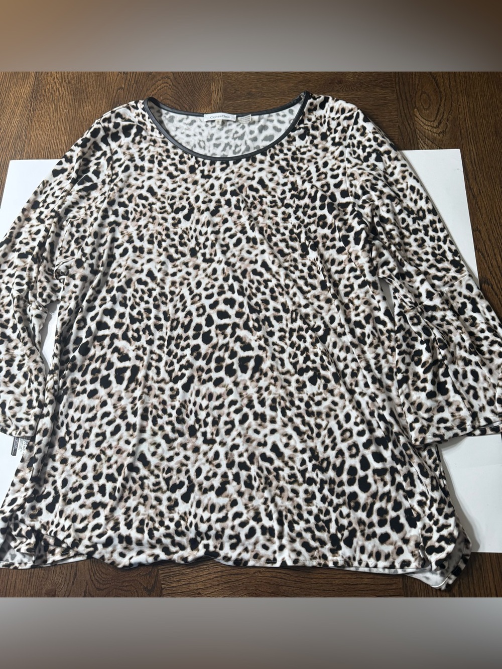 Calvin Klein Leopard Print 3/4 Long Sleeve Top in Beige and Black size XL